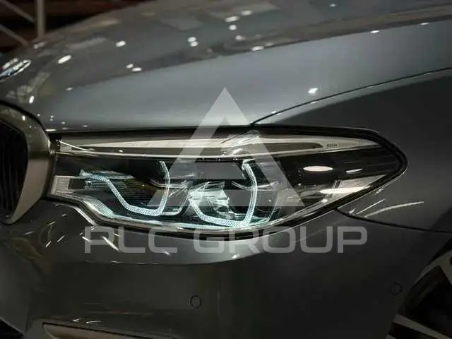 2019 BMW 523