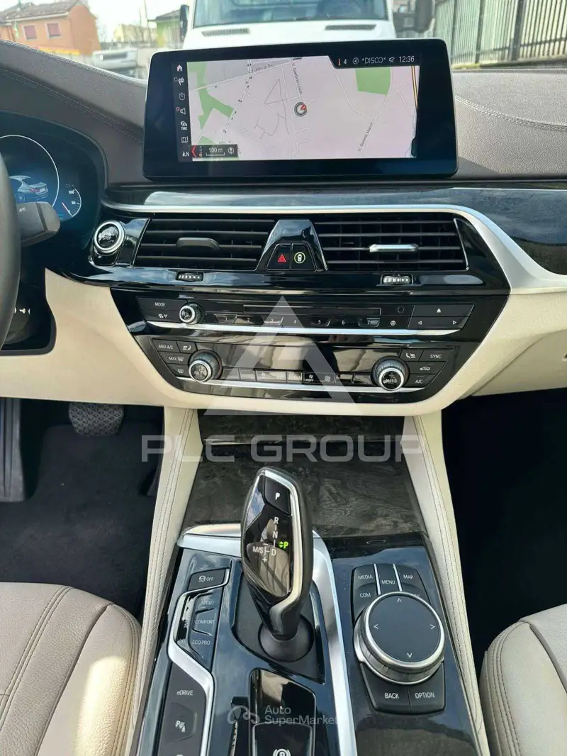 2019 BMW 523