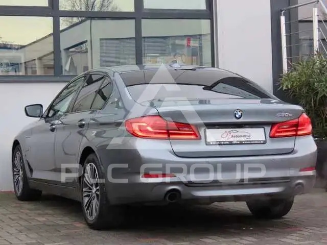 2019 BMW 523