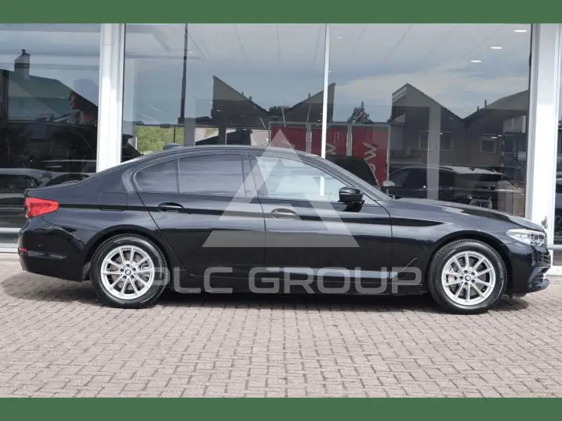 2019 BMW 523