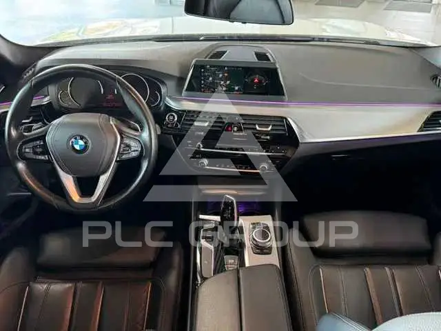 2019 BMW 523