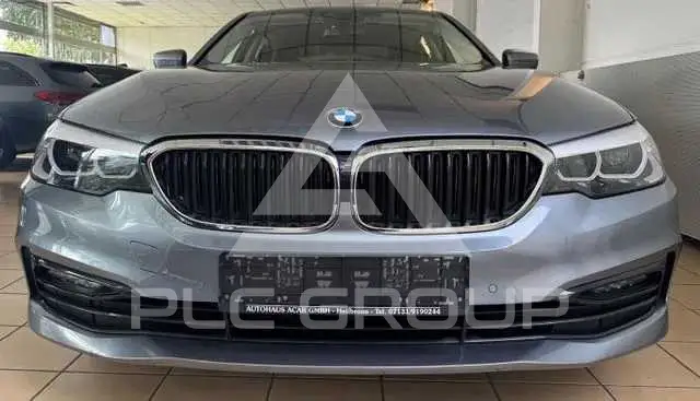 2019 BMW 523