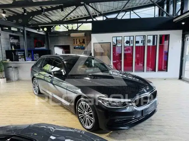 2019 BMW 523