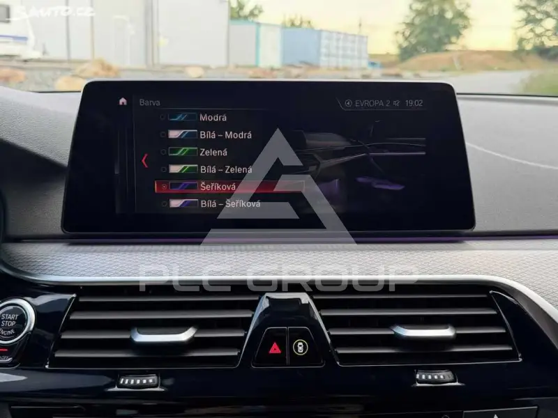 2019 BMW 523