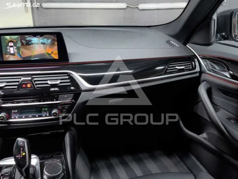 2019 BMW 523