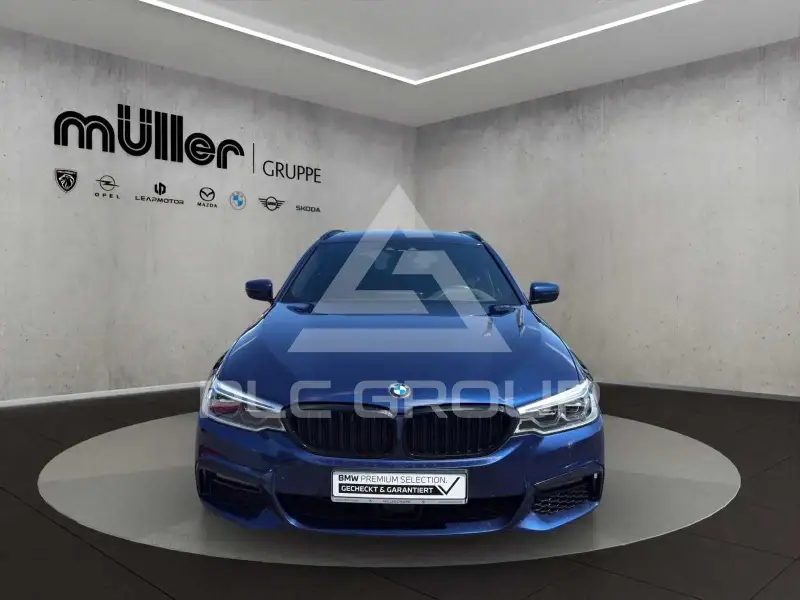 2019 BMW 523