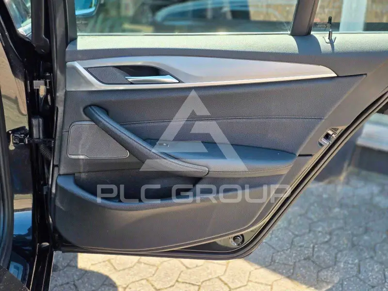2019 BMW 523