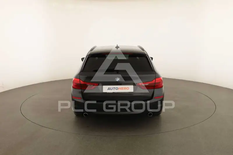 2019 BMW 523