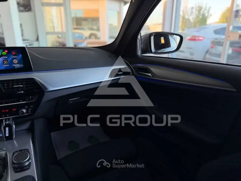 2019 BMW 523