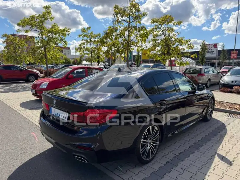 2019 BMW 523