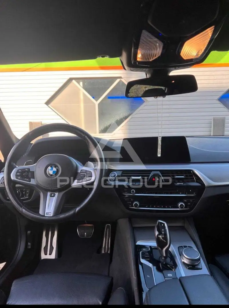 2019 BMW 523