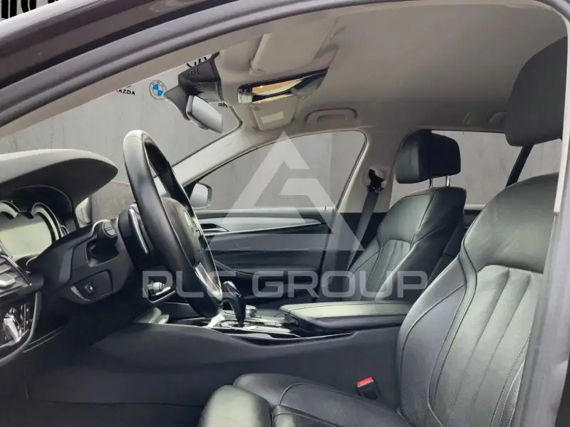 2019 BMW 523