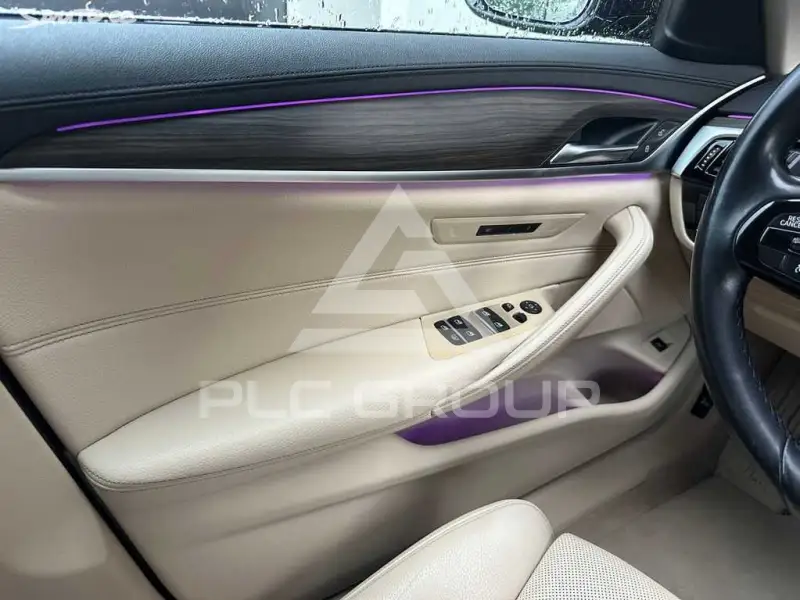 2019 BMW 523
