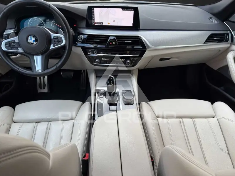 2019 BMW 523