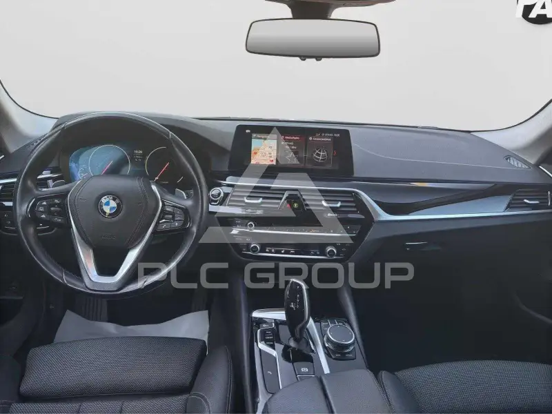 2019 BMW 523