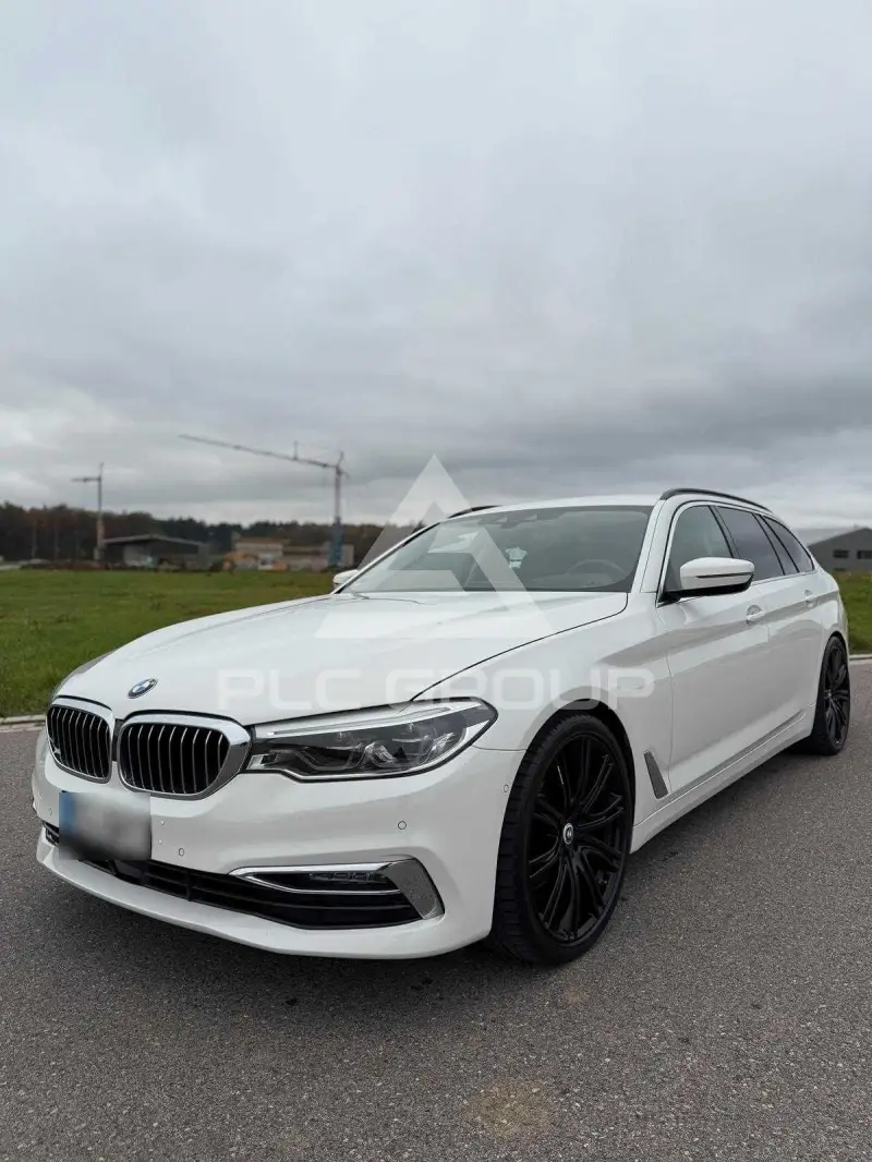 2019 BMW 523