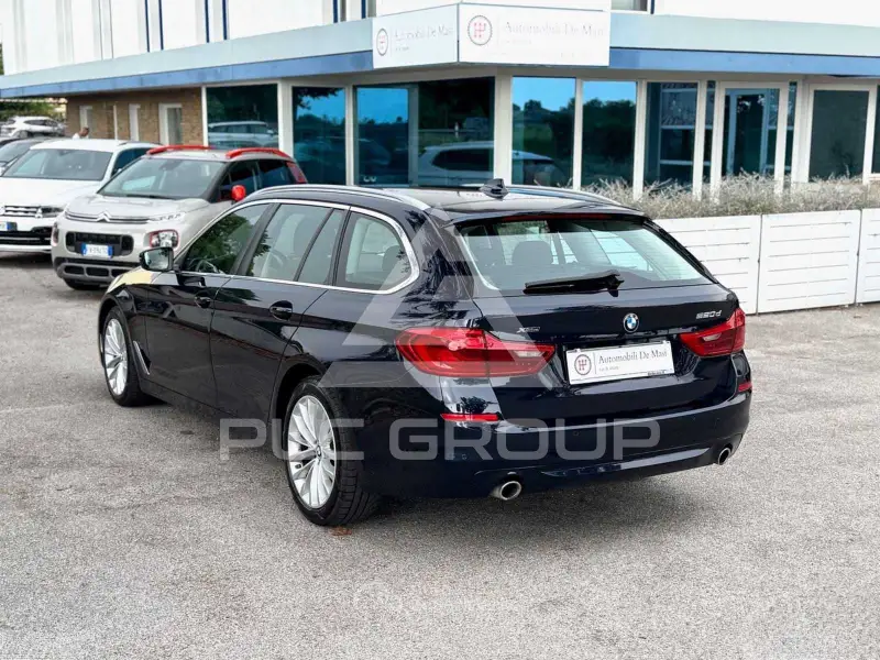 2019 BMW 523