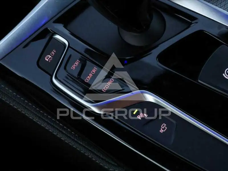 2019 BMW 523