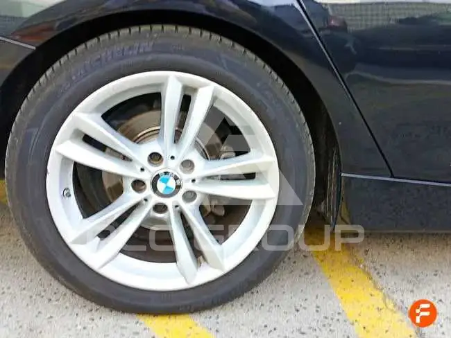 2019 BMW 330