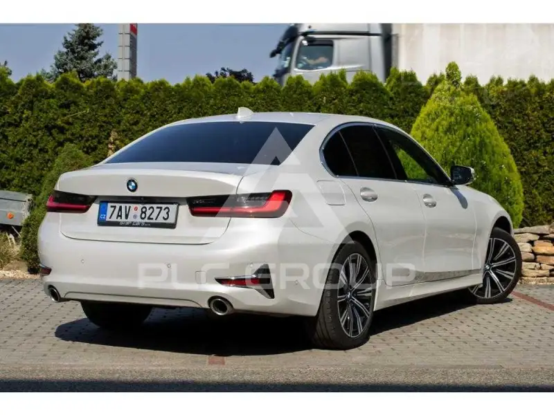 2019 BMW 330