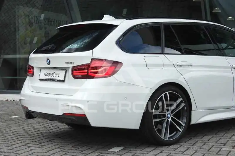 2019 BMW 330