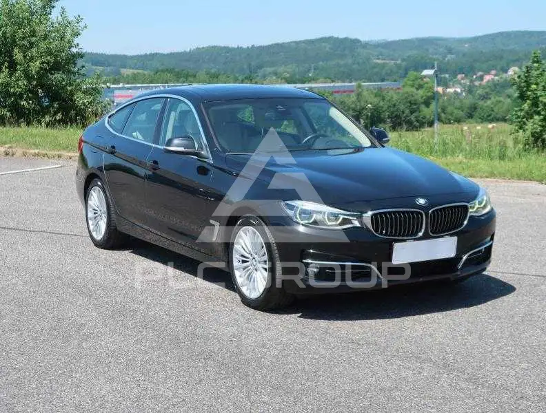 2019 BMW 330