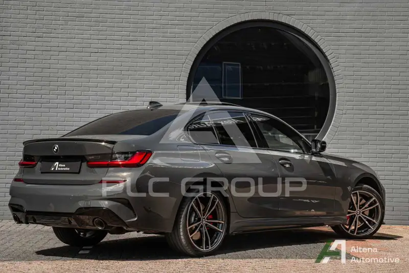 2019 BMW 330