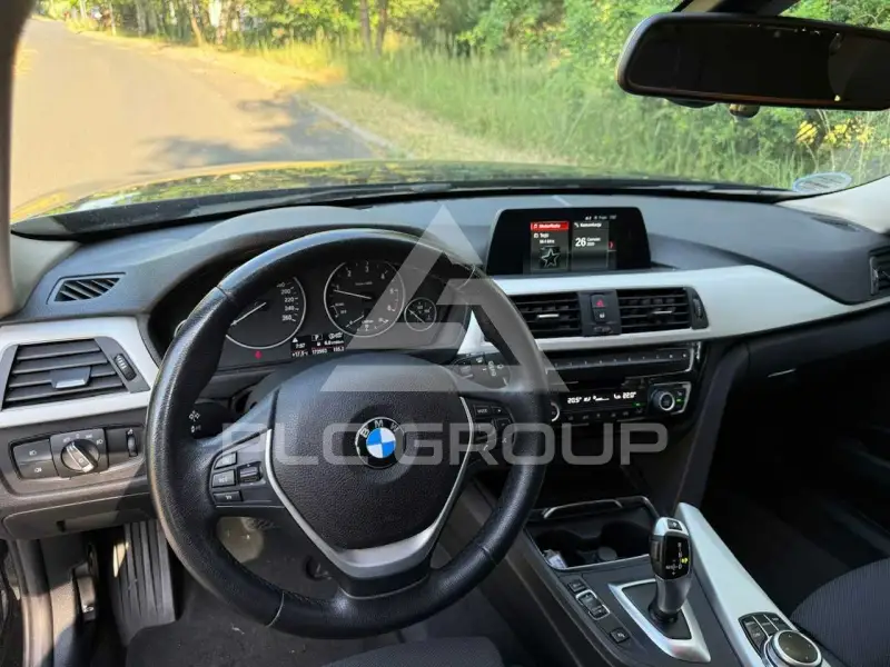 2019 BMW 330
