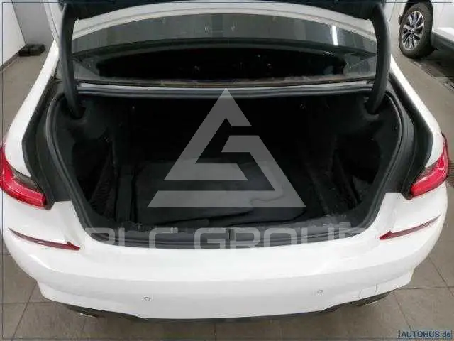 2019 BMW 330