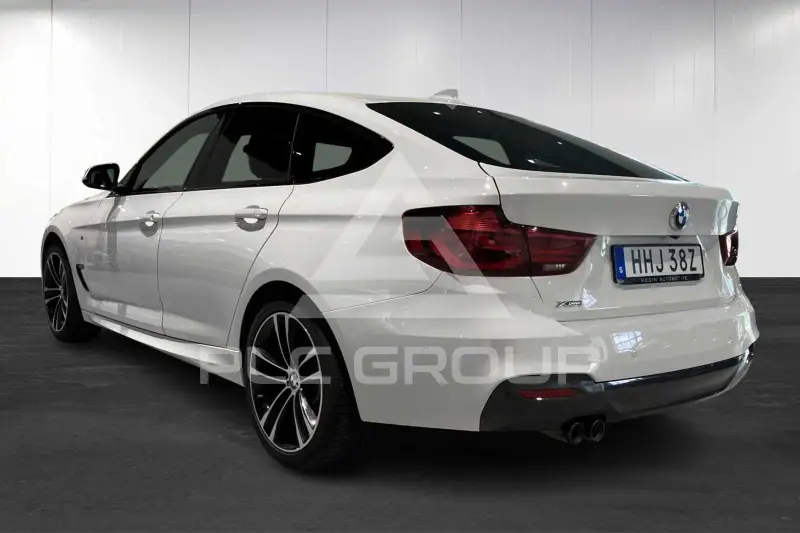 2019 BMW 330