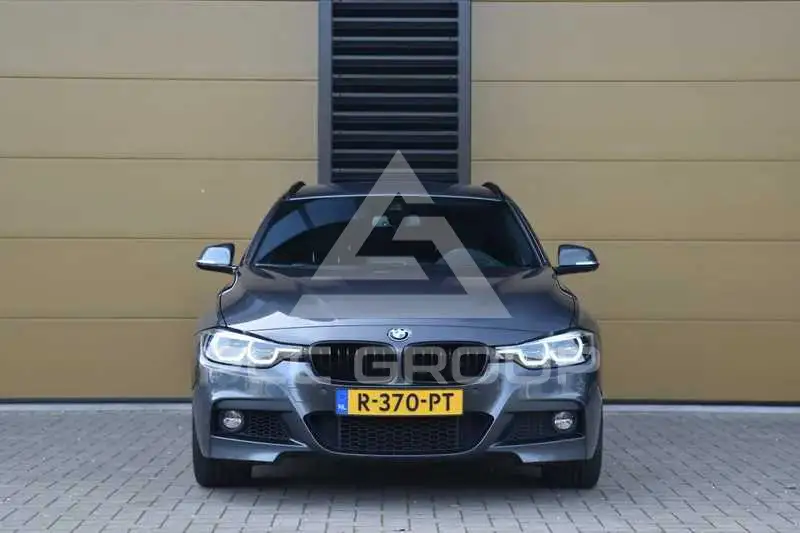 2019 BMW 330