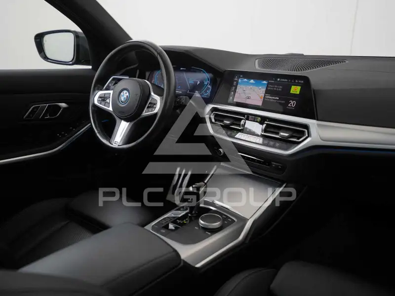 2019 BMW 330