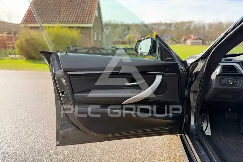 2019 BMW 330