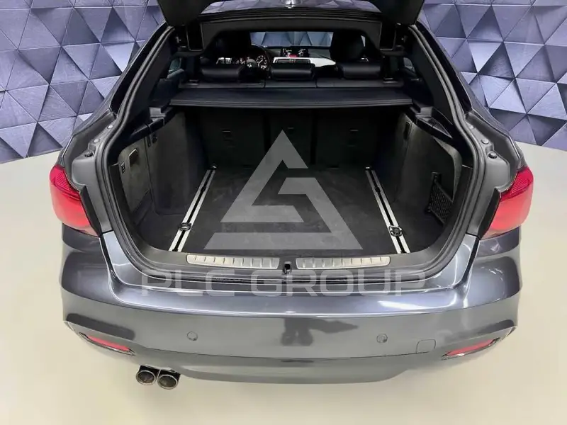 2019 BMW 330