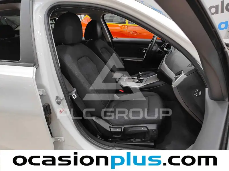 2019 BMW 330