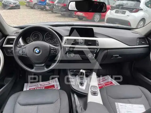 2019 BMW 330