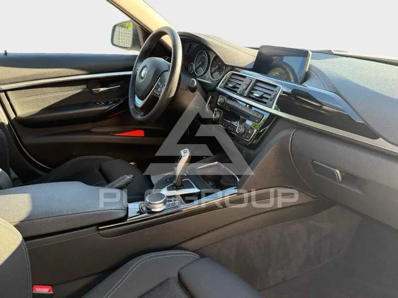 2019 BMW 330