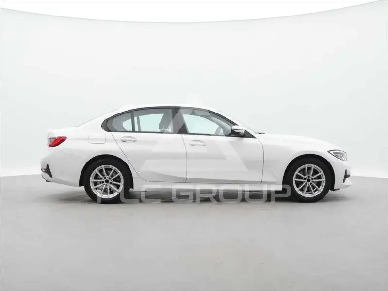 2019 BMW 330