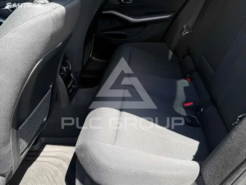 2019 BMW 330