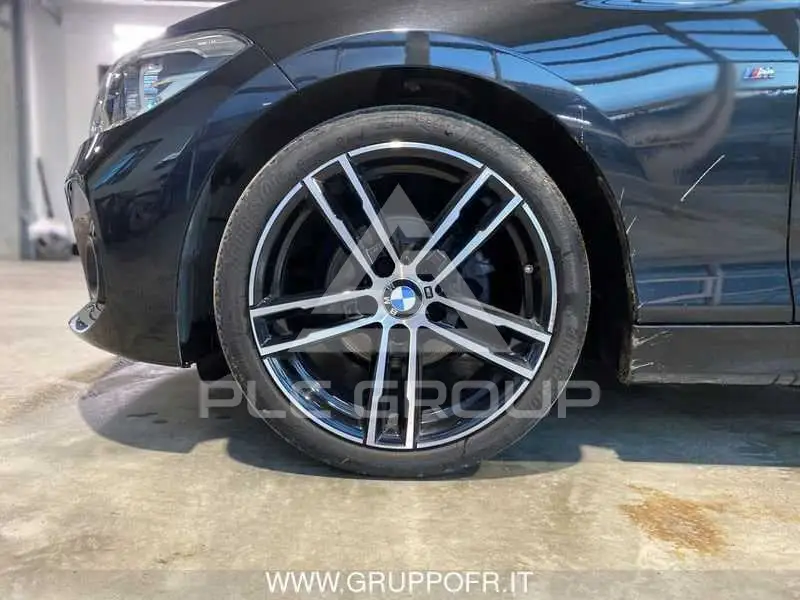 2019 BMW 120