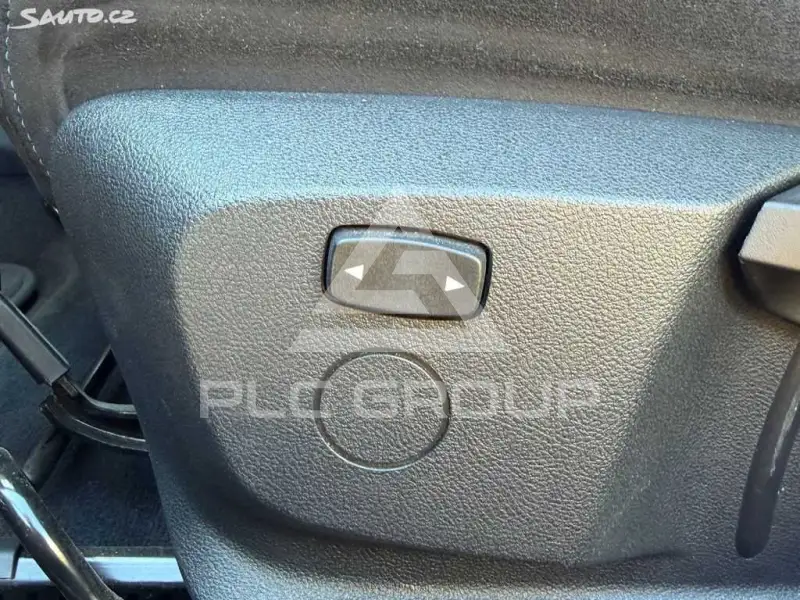 2019 BMW 120