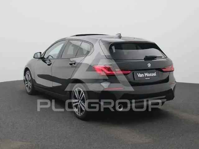 2019 BMW 120