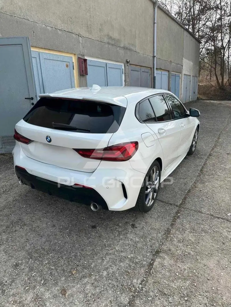 2019 BMW 120
