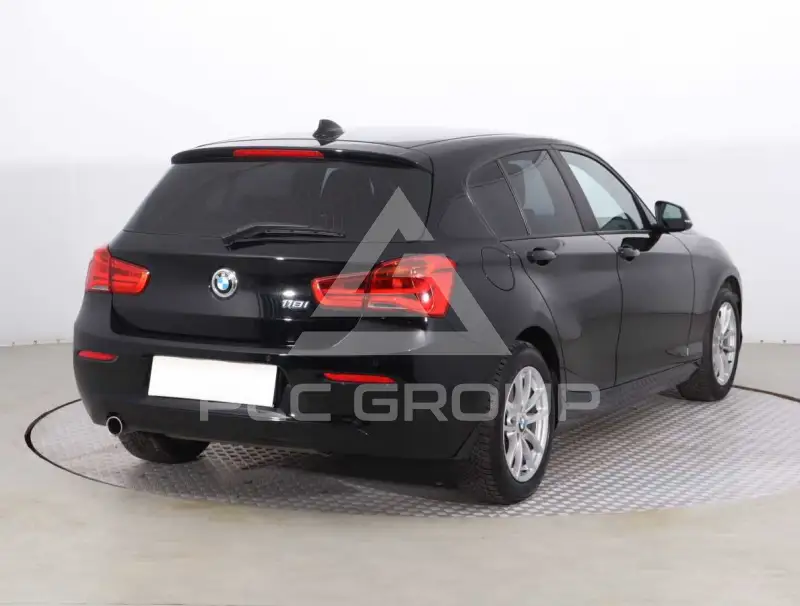 2019 BMW 120