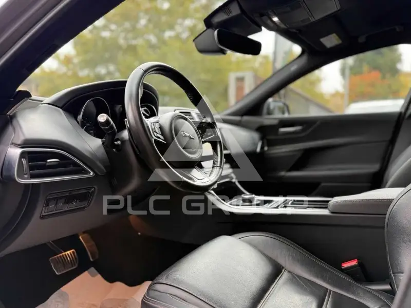 2019 Jaguar XE