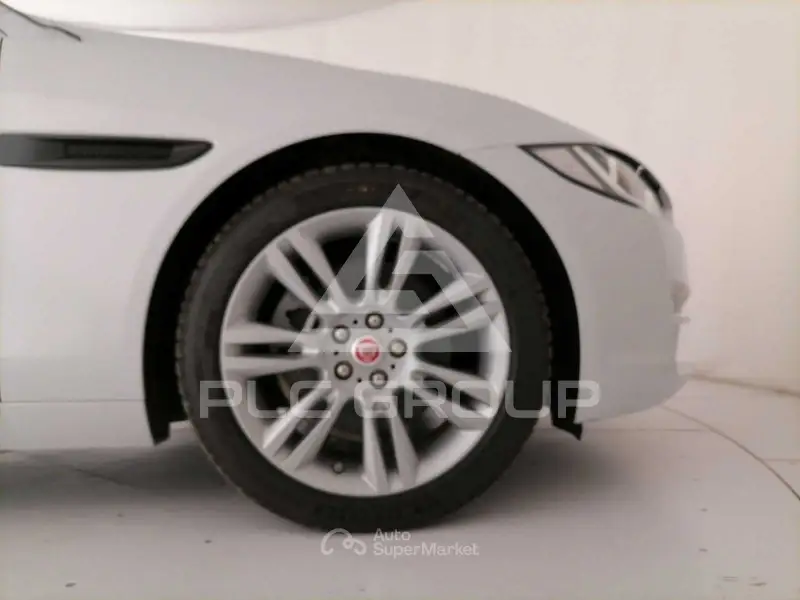 2019 Jaguar XE
