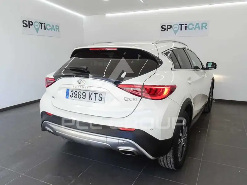 2019 Infinity QX30
