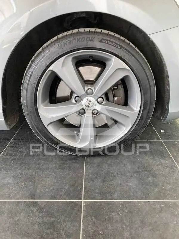 2019 Volvo V40