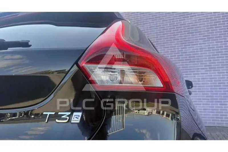 2019 Volvo V40