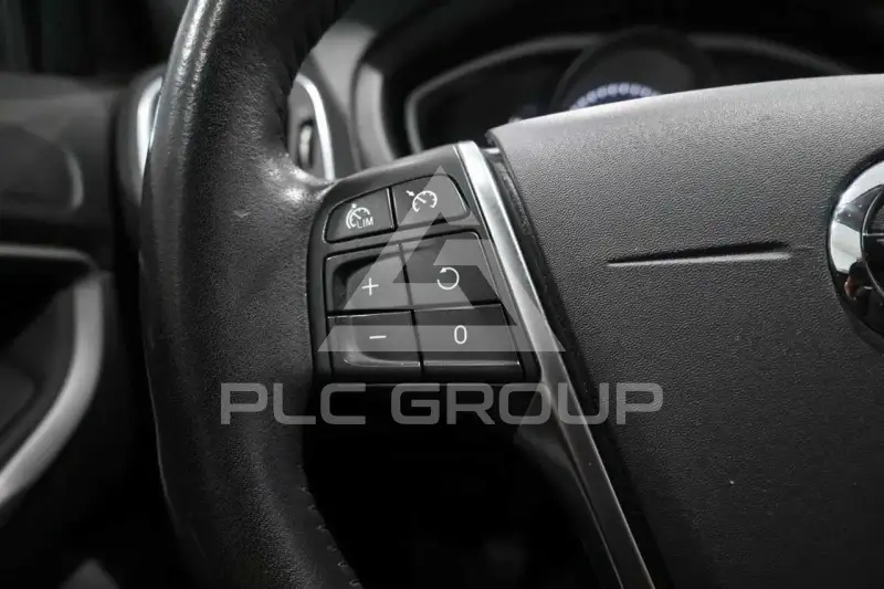 2019 Volvo V40